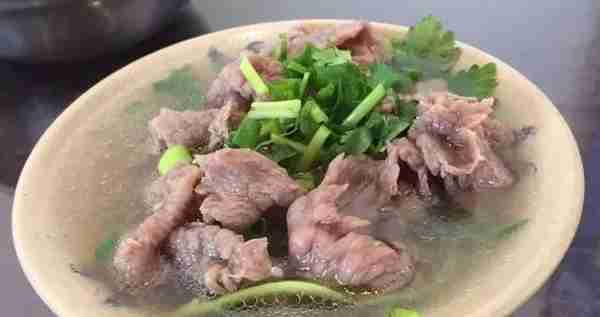 清香鲜嫩的跷脚牛肉，麻辣川菜中的清流