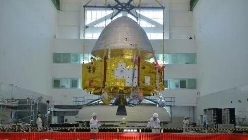 10月11日：中国火星探测器“真容”首次曝光，明年发射