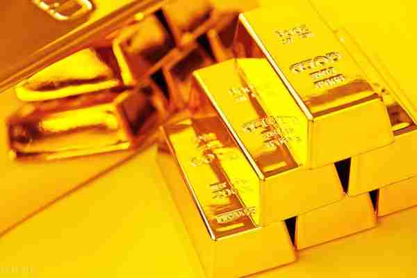 全球央行狂买黄金！对普通人来说，黄金是一个好的投资选择吗？