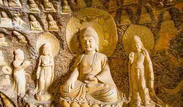 石家庄鹿泉抱犊寨，藏有全国规模最大的山顶石刻佛像，充满了神秘