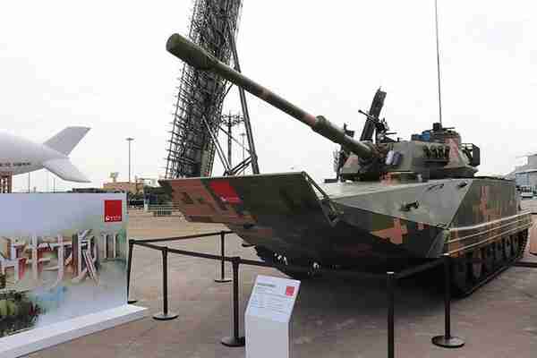 中国拥有世界最先进的水陆坦克，始终保持冠军纪录几十年！