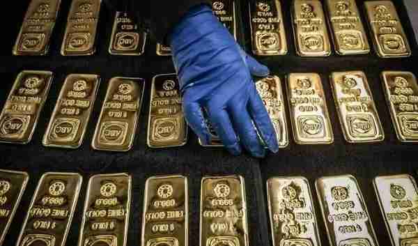 中亚黄金出口大国，如今开始“囤金”？