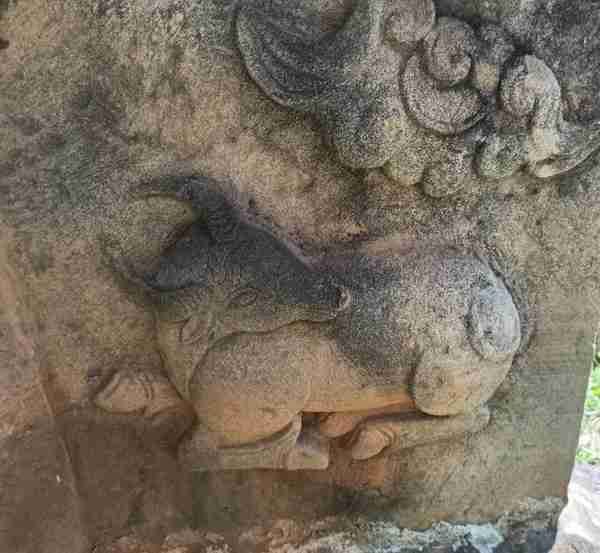 滇西剑川石雕也很精湛：古有石钟山石窟，今有名满天下的千狮山