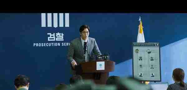 韩国史上最大诈骗案改编的犯罪片，以局中局的情节黑出了新高度