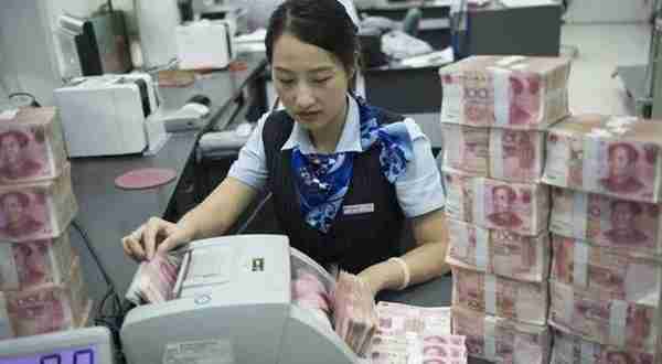 25万存在中国建设银行三年，每年的利息能有多少？