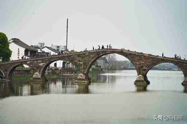 杭州周边超值得去的3座古镇,景美人少美食还很地道,11月就去旅行