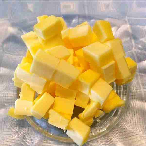 老外常吃的“黄油”，到底是用什么做成的？为啥中国很少生产？