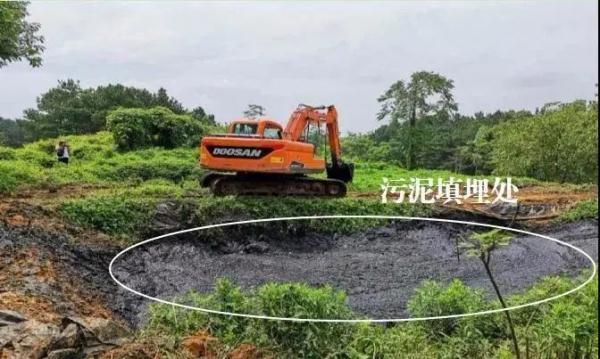 触目惊心！长江附近涌“牛奶水”、10万吨污泥埋田……
