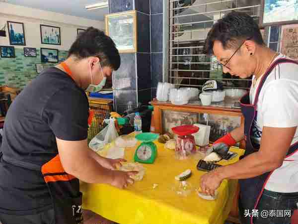 泰国一店开售散装榴莲，起步价仅10泰铢