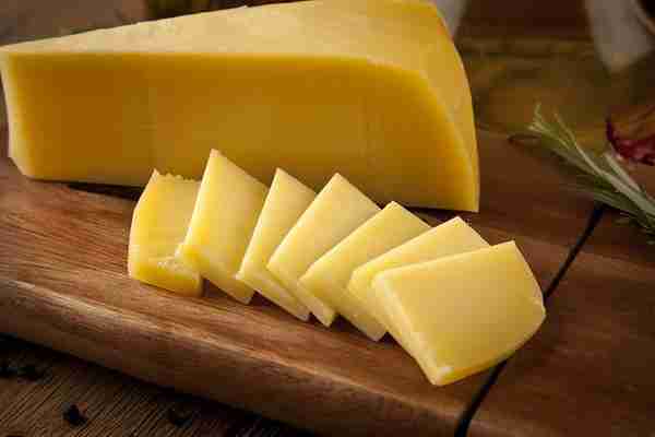 迷糊了这么多年，终于知道芝士、奶酪、奶油、黄油有啥区别了