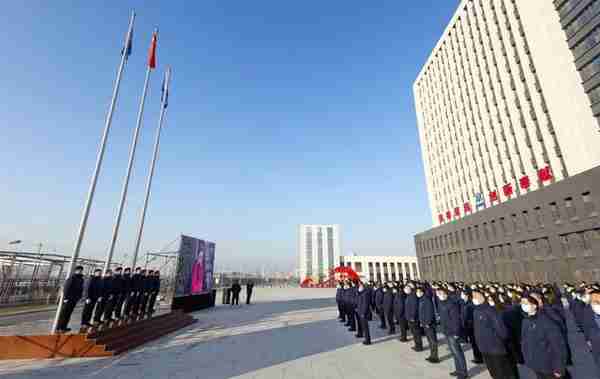 中核集团举行2022新年升旗仪式