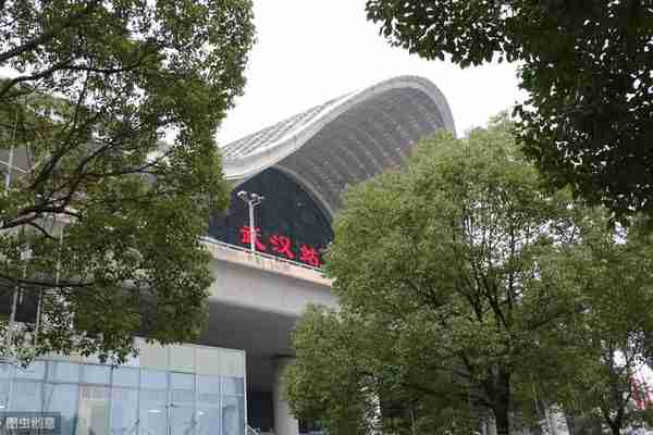 武汉最大的火车站，因为位置偏远，好多武汉人都不知道它在哪个区