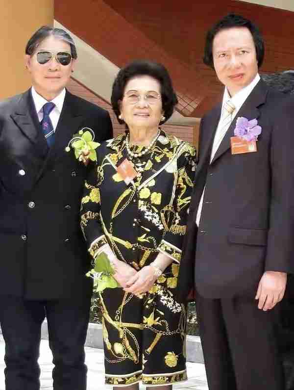 香港巨富家族：大儿子遇害，二儿子入狱，三儿子身家480亿