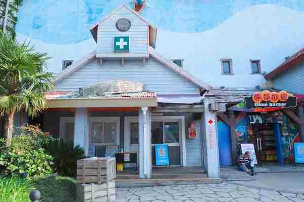 松江首个景区红十字救护站在欢乐谷启用