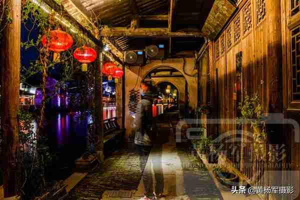 浙江最为个性的江南古镇，地处太湖南岸，700多年历史夜色撩人