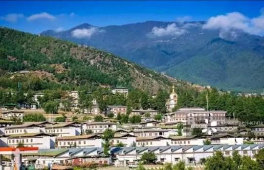 亚洲最贫穷国不丹：5000元人民币能兑50000努尔特鲁姆，能干嘛呢